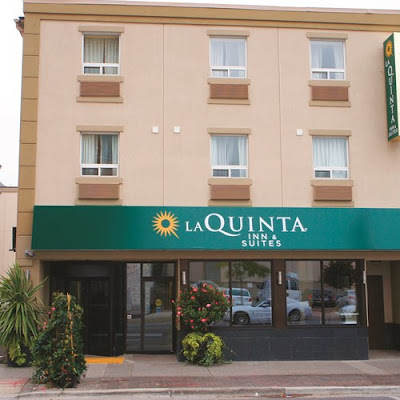 La Quinta Inn & Suites by Wyndham Oshawa